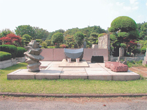 三喜家石材店による斬新なデザインの洋型墓地